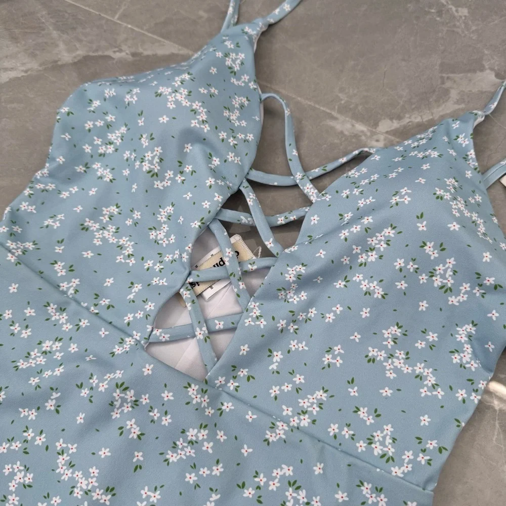 Women’s Dippin’ Daisy’s Bliss One Piece Floral Swimsuit Large